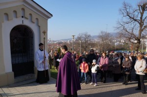 Krizova cesta a navsteva biskupa 002