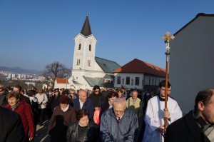 Krizova cesta a navsteva biskupa 003